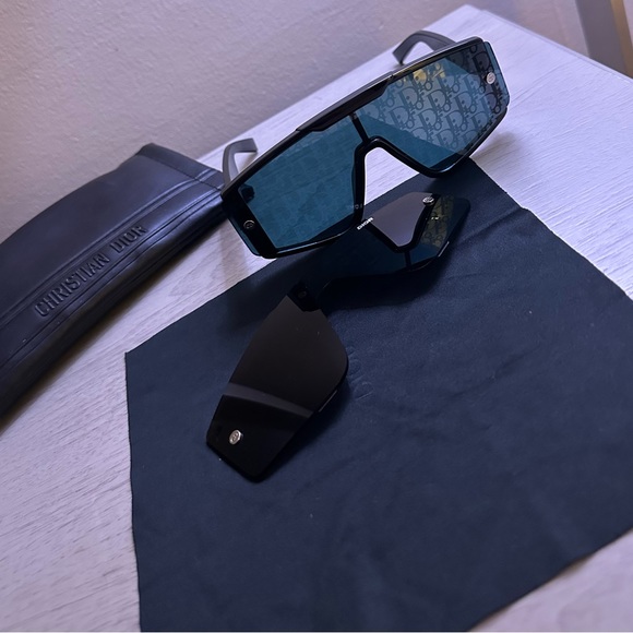 DIOR MU BLACK MASK SUNGLASSES - Picture 2 of 3